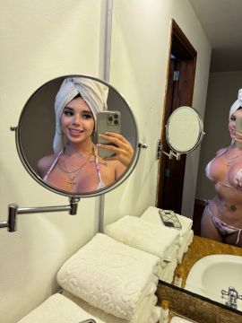 Emily Muñeton