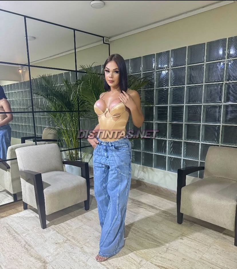 Mia Montesinos