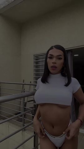 Mia Montesinos