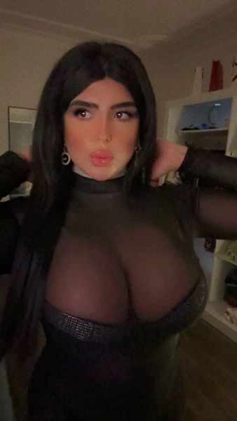 Hi hotties !! حياكم 
A sugar Arab ladyboy here🥰
I’m here to make you happy I’m open to all propositions I can accept anythink in sex so welcome in m horny world   contact me in what’s ap 
Only classy people.    riyadh
Kisses’💋تنوروني 🔥 
#طعمي_غيييير🔥🤭