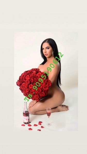Hi guys, I'm DARICE beautiful trans girl, I'm here to give you the most exquisite and fun encounter you can have.  During the time we spend together you will enjoy excellent company and we will share a quite delicious time, I will make sure that you have a pleasant experience, you will feel comforta...