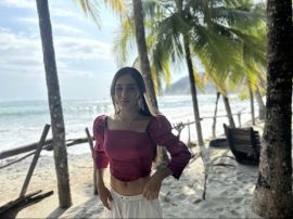 Skinny babe Nicoya