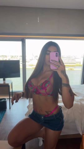 Yara Bueno Ts