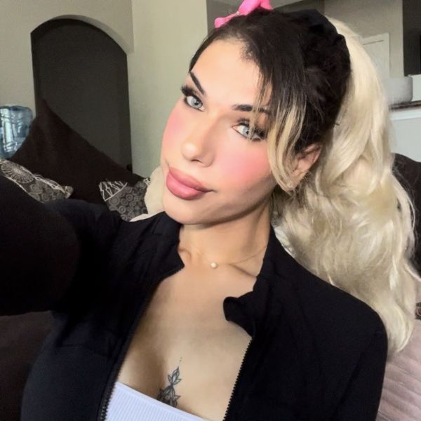 My pronouns are "Daddy's Girl" 

I am a Middle Eastern girl living in Houston. 

Come rich or don't come at all. 

I do not negotiate prices. FT/Photo Verification required or I block. 

I'll take care of any need you have. 

XOXO, 
Kylie Noelle