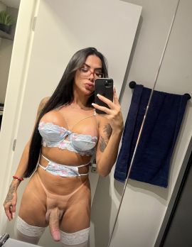Julia Azevedo 