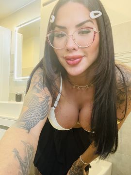 Julia Azevedo 