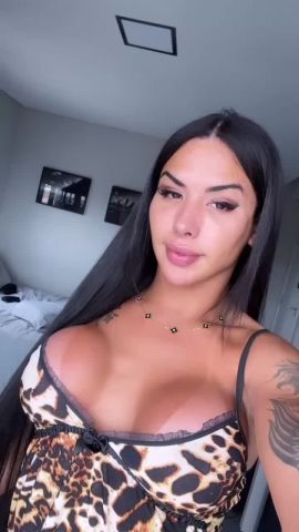 Julia Azevedo 