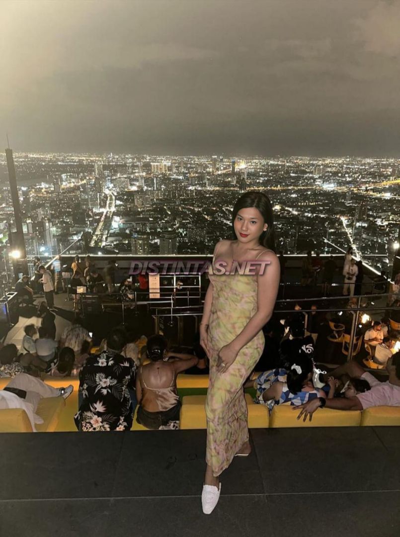 QUEEN OLIVIA