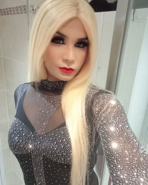 Bonjour, Je m’appelle Natacha 20cm 🔥 colombiana 🔥  Prestaciones :  100€ 30 minute  150€ 1 heure  🌟Felation nature ou protège 🔥 🌟L’amour (Active ou passive)🔥 🌟Massage🔥 🌟Domination 🔥 🌟69🔥 🌟Bisous ( avec la langue 👅) 