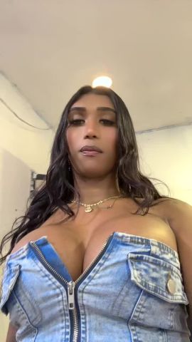 Kemely Latina 