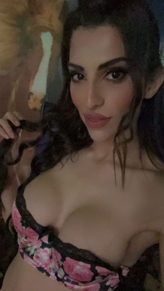 
Sexy trans here with big dick 8.5 inch and big boobs
Sexy body ,services : i’m both top and bottom it’s up to you babe what you wanna try with me  , bbbj, massage, 
I can be dominant for slaves , 
If you wanna crazy and sexy time just text me ✅
Just for serious people ✅


Thx for your visit ✅❤️
