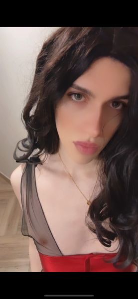 Hi im Sofia crossdress now in your town i can be top or bottom as u wish my dick 21cm if u want meet just text me in whatsapp +905453816106