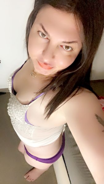 Hello everyone, I am Nadia, an Arab and sexy woman who works with all her energy. I am Booth