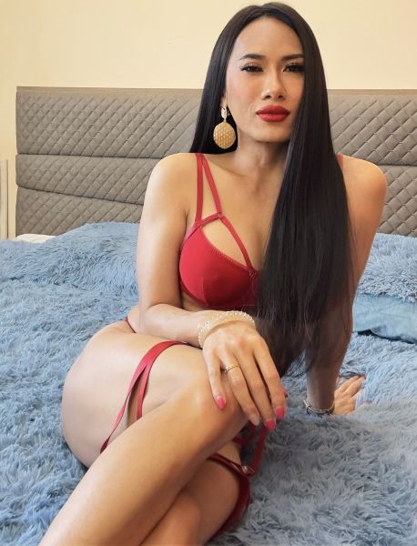 I’m ladyboy from Bangkok Thailand 
Versatile top and sweet bottom 
Nice dick 6.5inches Uncut  smooth soft skin nice legs and sexy body , I can oil massage for relax before Fun
contact me Now