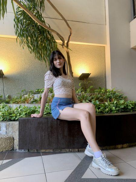 hi! this is Cassie half 🇯🇵/🇵🇭 18 years old from manila philippines, im skinny (23 waistline) and have a flawless white skin, im for rent and you can always dm me on my whatsapp or telegram for my good services 😉 i do vcs/camshows or meetup.
