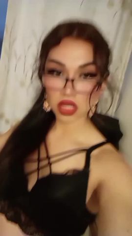 TIFFANY HOT