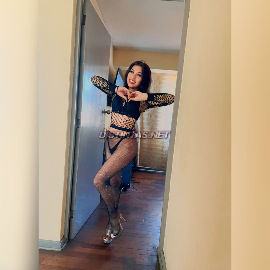 TIFFANY HOT