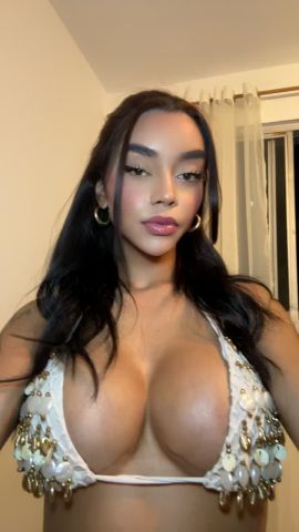 Rebecca Lopes 