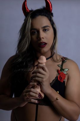 Lara Narizinho 