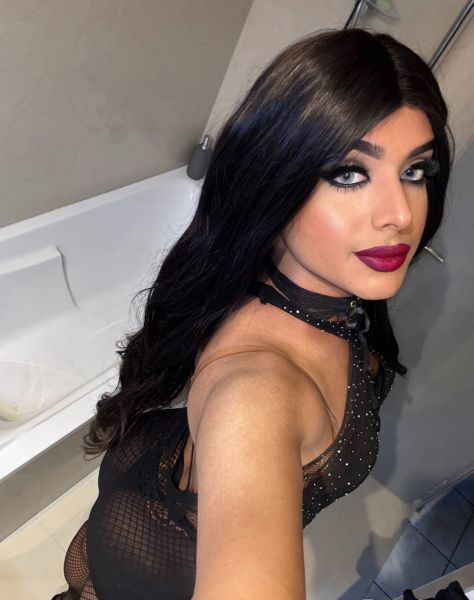 ♥️I am an exclusive 22-year-old Latin Escort with blue eyes and premium level brown skin👑. With me you will spend the best moment and time of your life with the professional experience that I will provide you to give you an unforgettable experience and above all please your desires and experiences to live🥰. I consider myself a very educated and elegant trans girl to accompany you to a date or perhaps a dinner💋. I will be available and attentive to your call. I wait for you to please you and make you happy. VALENTINE MOETT♥️

♥️Soy una exclusiva Escort latina de 22 años con ojos azules y piel morena de nivel premium👑. Conmigo pasarás el mejor momento y tiempo de tu vida con la experiencia profesional que te brindaré para brindarte una experiencia inolvidable y sobre todo complacer tus ganas y experiencias por vivir🥰. Me considero una chica trans muy educada y elegante para acompañarte a una cita o quizás a una cena💋. Estaré disponible y atenta a tu llamada. Te espero para complacerte y hacerte feliz. VALENTÍN MOETT♥️
