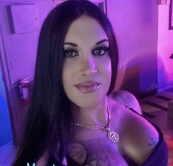 Sexy Cuban discreet big cick versátil dominant ,I’m host ,golden shower and more wherever you want daddy , no service black guys because I don’t like ok no contact me 
400 roses daddy ok 
FaceTime show only send money cash app after show ok