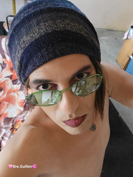 Soy chika travesti de Tijuana ofrezco servicio oral y anal, soy pasiva madura de 50. Alta, delgada discreta. 