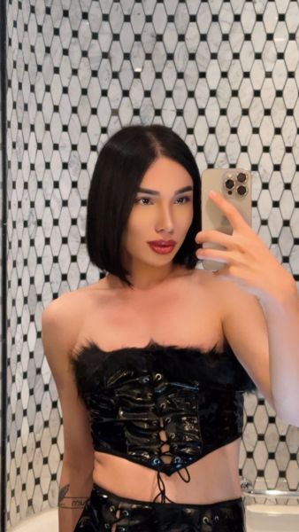 Hi! I’m Bella newlyand fresher in Istanbul….
22 years stunner all the way originally from the Kazahstans
I am beautiful with or without make~up, black hair ,black eyes 
Have a feminine look and slim body and this is my first time in Istanbul 