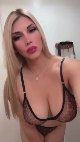 Nicole J