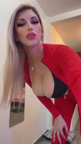 Nicole J
