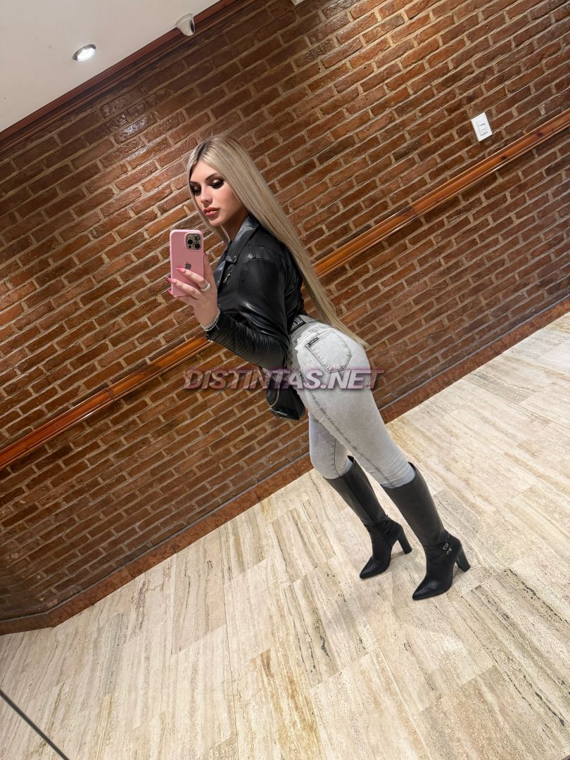 Nicole J