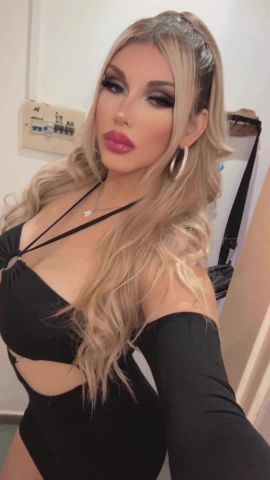 Nicole J