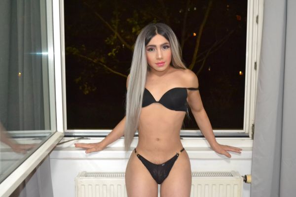 Hello love 🥰 I'm Catalina, a 20 year old girl 🥵 very pleasant and willing to fulfill your dreams and fantasies 😈
Let yourself be enveloped by a pleasant and unforgettable moment where you will believe you are in glory at the same time.