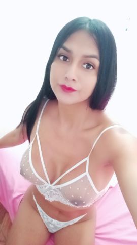 Estefany Bella