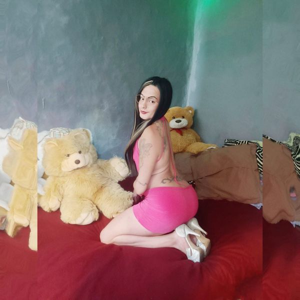 Hola hola gente de cuenca me llamo Mishell soy cuencana travesti peluquera tengo 26 añs de edad realizo servicio de peluquería  en mi redes sociales puedes buscarme como Mishell cuenca o Instagram clia58 tengo muchas fotos  estoy hubicada centro  