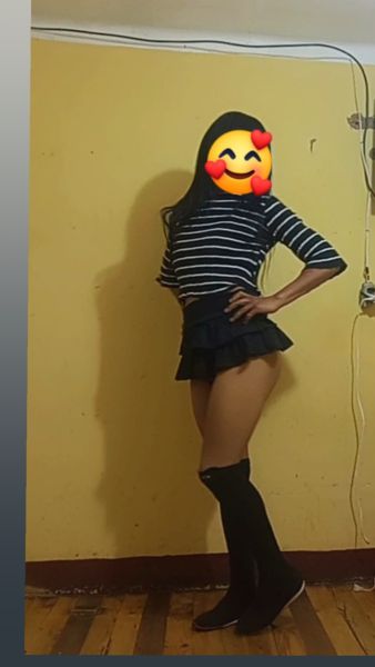 Soy una chica travesti pasiva amante del sexo, disfruto de cada encuentro, mi servicio es súper rico, mido 1,62 piel morena, depilada colita parada.