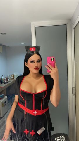  AMAZING MAXINE