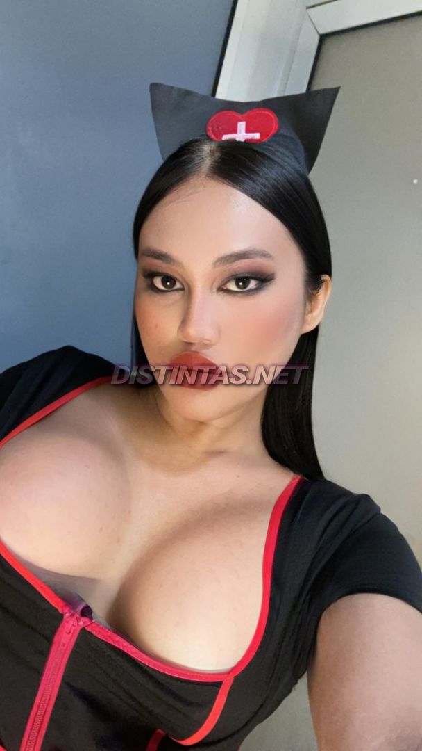  AMAZING MAXINE