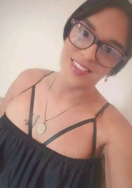 Hola a todo nuevamente x acá un gusto mi nombre es loreannys Daniela Delgado cuento con 28 años de edad soy una nena ful versátil y complaciente para adaptarme al rol q el cliente decida ya sea de activa o pasiva cuento con una dotación de 22 cm 