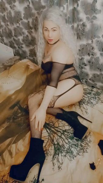 Soy una hermosa chica trans bisexual,difruto el sexo con parejas,tengo una amiga mujer por si deseas sexo con ella y conmigo,soy toda un angel pero si lo deseas soy dominante ,hacemos videollamadas por recarga,saldo o dinero y fotos y videos