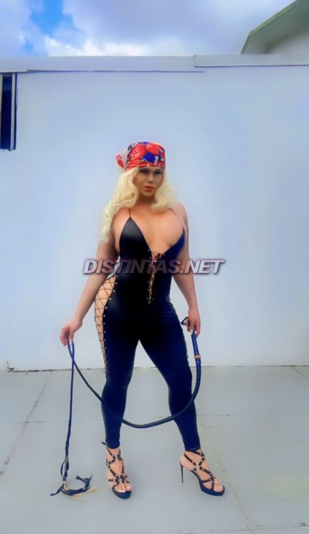 Domina Karah Darosa