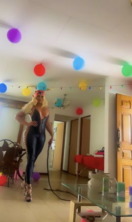 Domina Karah Darosa