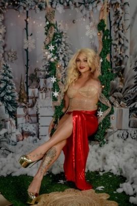 Domina Karah Darosa
