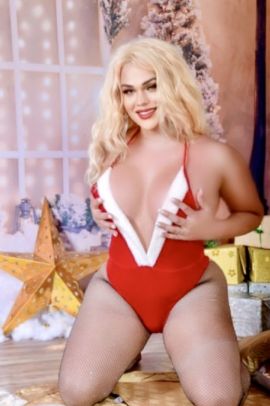 Domina Karah Darosa