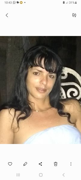 Soy una chica trans sencilla,mi pelo es natural,tengo bonitas piernas,hablo inglés y español.Fuma,no bebo,tengo lugar,aunque puedo hacer domicilios con facilidades de transporte.Prefiera las casas de rentas en caso de extranjeros,que los hoteles.Tengo variedad de ofertas,tengo buena presencia.amplia cultura(puedo opinar de cualquier tema).Soy de pocas palabras por whatsapp,por favor lo más directo que pueda ser y transparente será mejor y si me conviene acepto(cero chat caliente si no hay un pago,lo detecto al momento y lo dejo en visto)Serás bien atendido sin malos rollos,no dudes en contactarme,soy discreta.Y también soy versátil