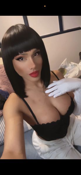 DARLYN LATINA MODEL VISITS YOU 
(PREMIUM SERVICE)

 Hello loves, my name is Darlenys, I am a beautiful, super feminine trans girl, I am only 29  years old.
Party lover.
I am completely clean, sensual and affectionate. You will have a good quality of service where you and I will share kisses, fisting, caresses, role changes, a lot of sensuality.
I am willing to satisfy all your whims, fetishes and needs
I am very hot, I really like oral sex and being penetrated, but I still enjoy being 100% functionally active. My sweetie measures 19 cm. She will satisfy you in everything and the best thing is that we will make love as couples and it will be a rich and pleasant moment. .

Don't miss an unforgettable experience with a modern woman, everything you could look for in one person.


Do not hesitate to contact me my love.