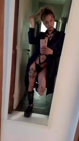 Dariana hot