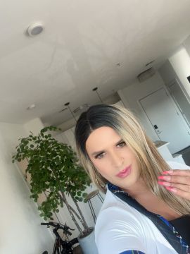  Latina girl from DC 