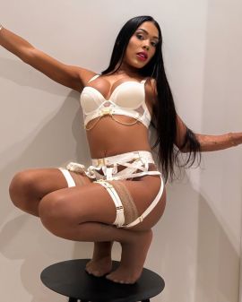 Thayna beautiful trans