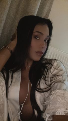Thayna beautiful trans