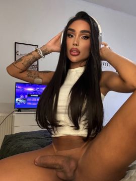 Yasmin Andrade XXL